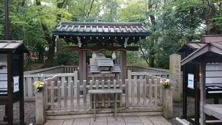 湊川神社のお墓