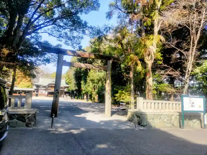 氷上姉子神社(熱田神宮摂社)の{uncategorized: "未分類", other: "その他", undefined: "問題あり", building: "その他建物", grave: "お墓", sacred_gate: "鳥居", guardian: "狛犬", statue: "像", buddha: "仏像", history: "歴史", nature: "自然", garden: "庭園", animal: "動物", pagoda: "塔", temizu: "手水舎", mountain_gate: "山門・神門", sanctuary: "本殿・本堂", subordinate: "末社・摂社", art: "芸術", scenery: "景色", jizo: "地蔵", ema: "絵馬", goshuin: "御朱印", omikuji: "おみくじ", items: "授与品その他", amulet: "お守り", goshuincho: "御朱印帳", eats: "食事", festival: "お祭り", votive_dance: "神楽", shichigosan: "七五三参", wedding: "結婚式", experience: "体験その他", initially: "初詣", around: "周辺", anti_infection: "感染症対策"}