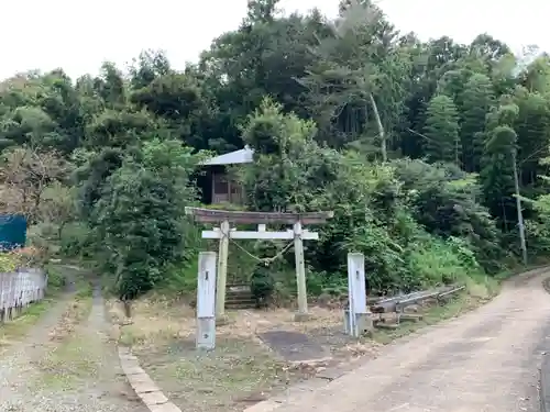 諏訪神社の鳥居