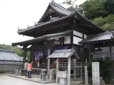 泰山寺の本殿・本堂