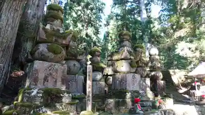 高野山金剛峯寺奥の院(和歌山県)