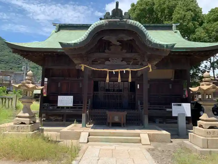 小烏神社の本殿・本堂