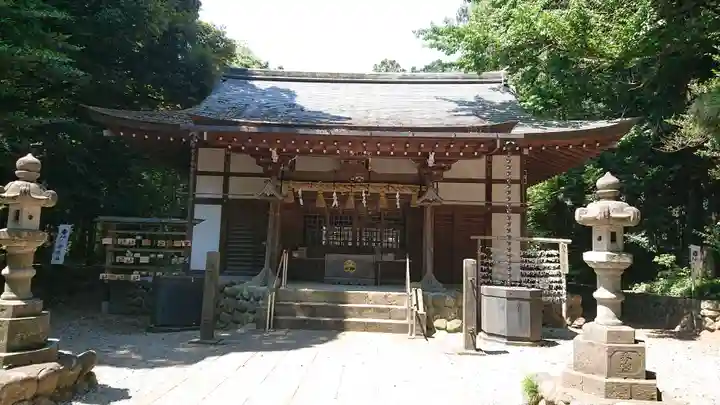 三ケ尻八幡神社の本殿・本堂