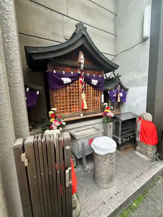 北向地蔵尊の{uncategorized: "未分類", other: "その他", undefined: "問題あり", building: "その他建物", grave: "お墓", sacred_gate: "鳥居", guardian: "狛犬", statue: "像", buddha: "仏像", history: "歴史", nature: "自然", garden: "庭園", animal: "動物", pagoda: "塔", temizu: "手水舎", mountain_gate: "山門・神門", sanctuary: "本殿・本堂", subordinate: "末社・摂社", art: "芸術", scenery: "景色", jizo: "地蔵", ema: "絵馬", goshuin: "御朱印", omikuji: "おみくじ", items: "授与品その他", amulet: "お守り", goshuincho: "御朱印帳", eats: "食事", festival: "お祭り", votive_dance: "神楽", shichigosan: "七五三参", wedding: "結婚式", experience: "体験その他", initially: "初詣", around: "周辺", anti_infection: "感染症対策"}