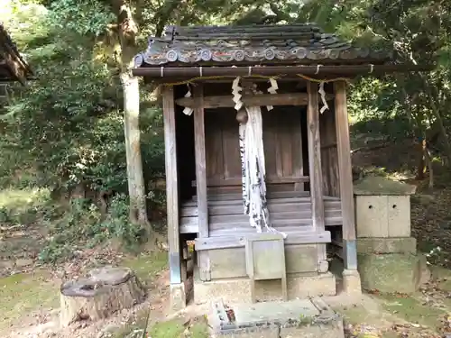 志比前神社の末社