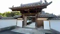 宝仙院の山門