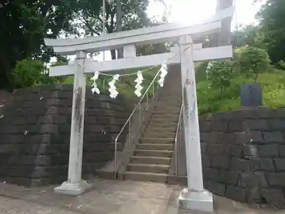 六浦諏訪神社の鳥居