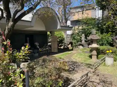 明治寺の{uncategorized: "未分類", other: "その他", undefined: "問題あり", building: "その他建物", grave: "お墓", sacred_gate: "鳥居", guardian: "狛犬", statue: "像", buddha: "仏像", history: "歴史", nature: "自然", garden: "庭園", animal: "動物", pagoda: "塔", temizu: "手水舎", mountain_gate: "山門・神門", sanctuary: "本殿・本堂", subordinate: "末社・摂社", art: "芸術", scenery: "景色", jizo: "地蔵", ema: "絵馬", goshuin: "御朱印", omikuji: "おみくじ", items: "授与品その他", amulet: "お守り", goshuincho: "御朱印帳", eats: "食事", festival: "お祭り", votive_dance: "神楽", shichigosan: "七五三参", wedding: "結婚式", experience: "体験その他", initially: "初詣", around: "周辺", anti_infection: "感染症対策"}