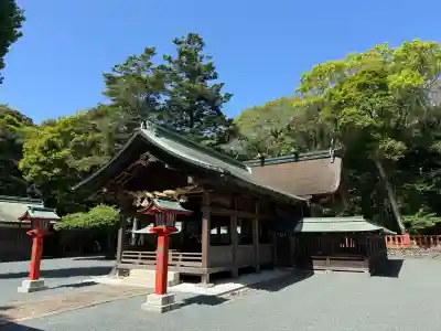 宗像大社中津宮の{uncategorized: "未分類", other: "その他", undefined: "問題あり", building: "その他建物", grave: "お墓", sacred_gate: "鳥居", guardian: "狛犬", statue: "像", buddha: "仏像", history: "歴史", nature: "自然", garden: "庭園", animal: "動物", pagoda: "塔", temizu: "手水舎", mountain_gate: "山門・神門", sanctuary: "本殿・本堂", subordinate: "末社・摂社", art: "芸術", scenery: "景色", jizo: "地蔵", ema: "絵馬", goshuin: "御朱印", omikuji: "おみくじ", items: "授与品その他", amulet: "お守り", goshuincho: "御朱印帳", eats: "食事", festival: "お祭り", votive_dance: "神楽", shichigosan: "七五三参", wedding: "結婚式", experience: "体験その他", initially: "初詣", around: "周辺", anti_infection: "感染症対策"}