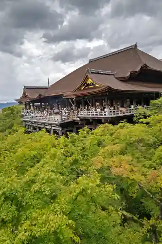 清水寺の{uncategorized: "未分類", other: "その他", undefined: "問題あり", building: "その他建物", grave: "お墓", sacred_gate: "鳥居", guardian: "狛犬", statue: "像", buddha: "仏像", history: "歴史", nature: "自然", garden: "庭園", animal: "動物", pagoda: "塔", temizu: "手水舎", mountain_gate: "山門・神門", sanctuary: "本殿・本堂", subordinate: "末社・摂社", art: "芸術", scenery: "景色", jizo: "地蔵", ema: "絵馬", goshuin: "御朱印", omikuji: "おみくじ", items: "授与品その他", amulet: "お守り", goshuincho: "御朱印帳", eats: "食事", festival: "お祭り", votive_dance: "神楽", shichigosan: "七五三参", wedding: "結婚式", experience: "体験その他", initially: "初詣", around: "周辺", anti_infection: "感染症対策"}