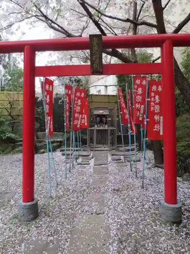 妻戀神社の末社・摂社
