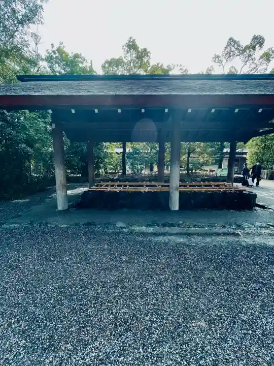 伊勢神宮外宮(豊受大神宮)の{uncategorized: "未分類", other: "その他", undefined: "問題あり", building: "その他建物", grave: "お墓", sacred_gate: "鳥居", guardian: "狛犬", statue: "像", buddha: "仏像", history: "歴史", nature: "自然", garden: "庭園", animal: "動物", pagoda: "塔", temizu: "手水舎", mountain_gate: "山門・神門", sanctuary: "本殿・本堂", subordinate: "末社・摂社", art: "芸術", scenery: "景色", jizo: "地蔵", ema: "絵馬", goshuin: "御朱印", omikuji: "おみくじ", items: "授与品その他", amulet: "お守り", goshuincho: "御朱印帳", eats: "食事", festival: "お祭り", votive_dance: "神楽", shichigosan: "七五三参", wedding: "結婚式", experience: "体験その他", initially: "初詣", around: "周辺", anti_infection: "感染症対策"}