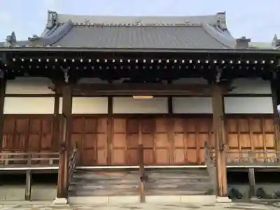 覚成寺の本殿・本堂