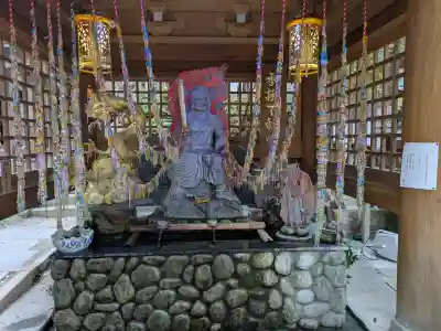 如意輪寺の{uncategorized: "未分類", other: "その他", undefined: "問題あり", building: "その他建物", grave: "お墓", sacred_gate: "鳥居", guardian: "狛犬", statue: "像", buddha: "仏像", history: "歴史", nature: "自然", garden: "庭園", animal: "動物", pagoda: "塔", temizu: "手水舎", mountain_gate: "山門・神門", sanctuary: "本殿・本堂", subordinate: "末社・摂社", art: "芸術", scenery: "景色", jizo: "地蔵", ema: "絵馬", goshuin: "御朱印", omikuji: "おみくじ", items: "授与品その他", amulet: "お守り", goshuincho: "御朱印帳", eats: "食事", festival: "お祭り", votive_dance: "神楽", shichigosan: "七五三参", wedding: "結婚式", experience: "体験その他", initially: "初詣", around: "周辺", anti_infection: "感染症対策"}