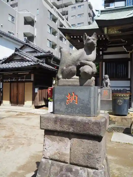 綾瀬稲荷神社の狛犬