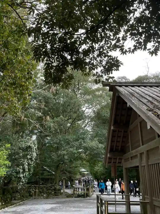 伊勢神宮内宮(皇大神宮)の{uncategorized: "未分類", other: "その他", undefined: "問題あり", building: "その他建物", grave: "お墓", sacred_gate: "鳥居", guardian: "狛犬", statue: "像", buddha: "仏像", history: "歴史", nature: "自然", garden: "庭園", animal: "動物", pagoda: "塔", temizu: "手水舎", mountain_gate: "山門・神門", sanctuary: "本殿・本堂", subordinate: "末社・摂社", art: "芸術", scenery: "景色", jizo: "地蔵", ema: "絵馬", goshuin: "御朱印", omikuji: "おみくじ", items: "授与品その他", amulet: "お守り", goshuincho: "御朱印帳", eats: "食事", festival: "お祭り", votive_dance: "神楽", shichigosan: "七五三参", wedding: "結婚式", experience: "体験その他", initially: "初詣", around: "周辺", anti_infection: "感染症対策"}