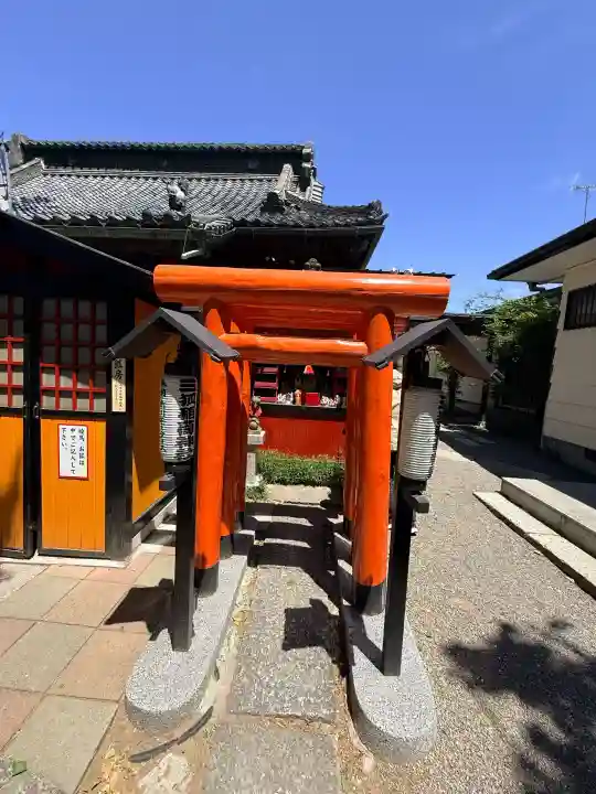 鴻神社の{uncategorized: "未分類", other: "その他", undefined: "問題あり", building: "その他建物", grave: "お墓", sacred_gate: "鳥居", guardian: "狛犬", statue: "像", buddha: "仏像", history: "歴史", nature: "自然", garden: "庭園", animal: "動物", pagoda: "塔", temizu: "手水舎", mountain_gate: "山門・神門", sanctuary: "本殿・本堂", subordinate: "末社・摂社", art: "芸術", scenery: "景色", jizo: "地蔵", ema: "絵馬", goshuin: "御朱印", omikuji: "おみくじ", items: "授与品その他", amulet: "お守り", goshuincho: "御朱印帳", eats: "食事", festival: "お祭り", votive_dance: "神楽", shichigosan: "七五三参", wedding: "結婚式", experience: "体験その他", initially: "初詣", around: "周辺", anti_infection: "感染症対策"}