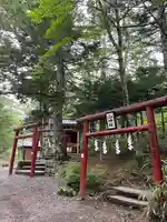 新屋山神社奥宮の末社・摂社