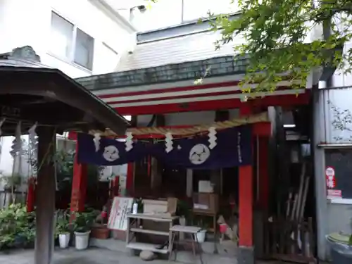 讃岐小白稲荷神社の本殿・本堂