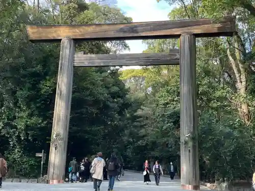 熱田神宮の{uncategorized: "未分類", other: "その他", undefined: "問題あり", building: "その他建物", grave: "お墓", sacred_gate: "鳥居", guardian: "狛犬", statue: "像", buddha: "仏像", history: "歴史", nature: "自然", garden: "庭園", animal: "動物", pagoda: "塔", temizu: "手水舎", mountain_gate: "山門・神門", sanctuary: "本殿・本堂", subordinate: "末社・摂社", art: "芸術", scenery: "景色", jizo: "地蔵", ema: "絵馬", goshuin: "御朱印", omikuji: "おみくじ", items: "授与品その他", amulet: "お守り", goshuincho: "御朱印帳", eats: "食事", festival: "お祭り", votive_dance: "神楽", shichigosan: "七五三参", wedding: "結婚式", experience: "体験その他", initially: "初詣", around: "周辺", anti_infection: "感染症対策"}