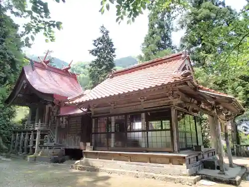 利川神社の本殿