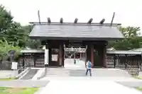 札幌護國神社の山門・神門