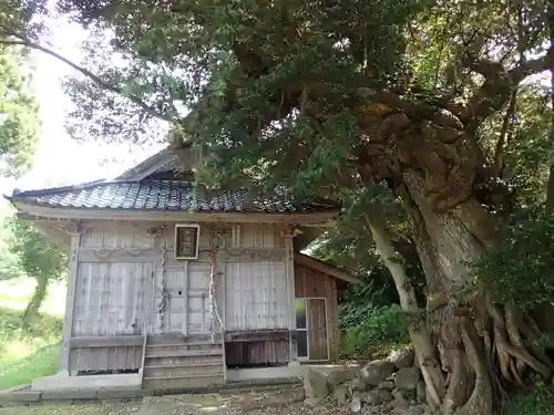 大目神社の本殿