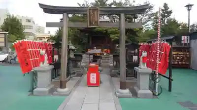 成田山深川不動堂(新勝寺東京別院)の鳥居