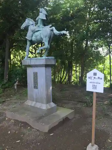 菊池神社の像