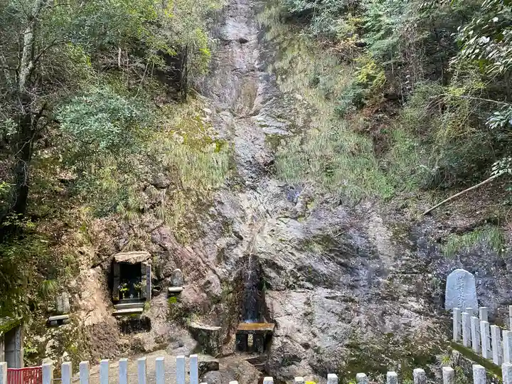 満願滝弁財天(大阪府)