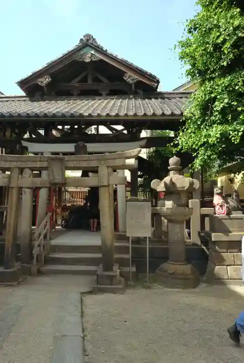 被官稲荷神社の鳥居
