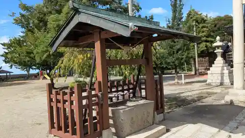 櫟原神社の手水舎