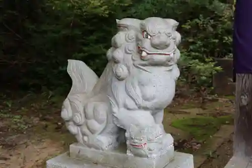 大六天麻王神社の狛犬