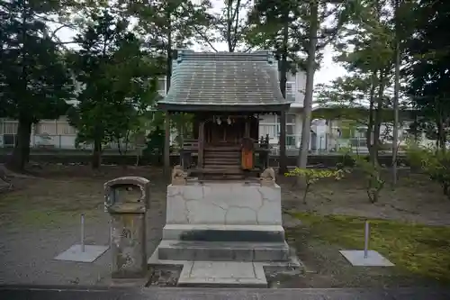 阿羅波比神社の末社