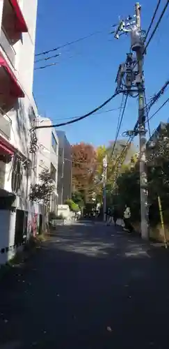 穏田神社の周辺