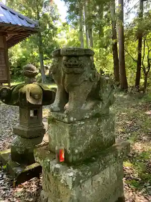 三上大明神の狛犬