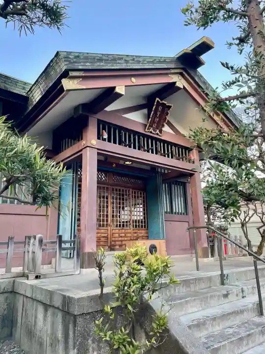 熊野神社の{uncategorized: "未分類", other: "その他", undefined: "問題あり", building: "その他建物", grave: "お墓", sacred_gate: "鳥居", guardian: "狛犬", statue: "像", buddha: "仏像", history: "歴史", nature: "自然", garden: "庭園", animal: "動物", pagoda: "塔", temizu: "手水舎", mountain_gate: "山門・神門", sanctuary: "本殿・本堂", subordinate: "末社・摂社", art: "芸術", scenery: "景色", jizo: "地蔵", ema: "絵馬", goshuin: "御朱印", omikuji: "おみくじ", items: "授与品その他", amulet: "お守り", goshuincho: "御朱印帳", eats: "食事", festival: "お祭り", votive_dance: "神楽", shichigosan: "七五三参", wedding: "結婚式", experience: "体験その他", initially: "初詣", around: "周辺", anti_infection: "感染症対策"}