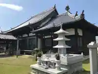 満願寺の本殿・本堂