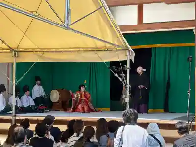 廣島護國神社の{uncategorized: "未分類", other: "その他", undefined: "問題あり", building: "その他建物", grave: "お墓", sacred_gate: "鳥居", guardian: "狛犬", statue: "像", buddha: "仏像", history: "歴史", nature: "自然", garden: "庭園", animal: "動物", pagoda: "塔", temizu: "手水舎", mountain_gate: "山門・神門", sanctuary: "本殿・本堂", subordinate: "末社・摂社", art: "芸術", scenery: "景色", jizo: "地蔵", ema: "絵馬", goshuin: "御朱印", omikuji: "おみくじ", items: "授与品その他", amulet: "お守り", goshuincho: "御朱印帳", eats: "食事", festival: "お祭り", votive_dance: "神楽", shichigosan: "七五三参", wedding: "結婚式", experience: "体験その他", initially: "初詣", around: "周辺", anti_infection: "感染症対策"}