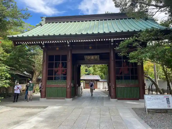 高徳院の山門・神門