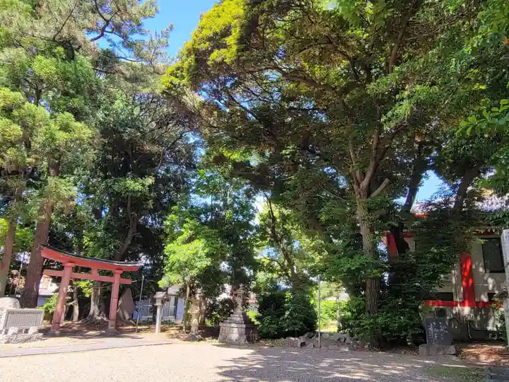 漆部神社のその他建物