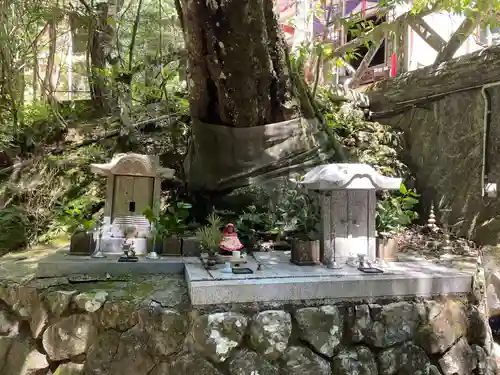 満願滝弁財天(大阪府)