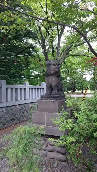 彌彦神社 (伊夜日子神社)の狛犬