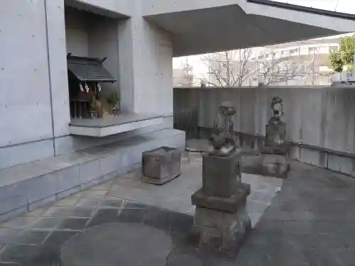 北谷稲荷神社の末社・摂社