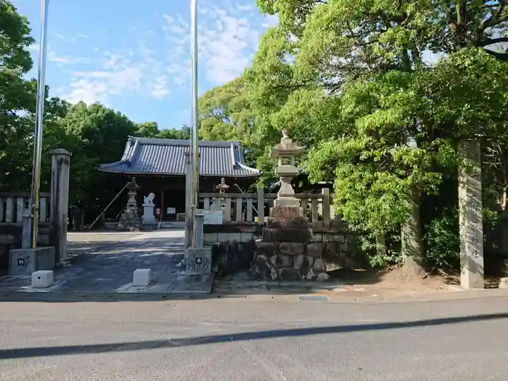 茜部神社の山門・神門
