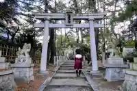 熊野神社(大浜上町)の{uncategorized: "未分類", other: "その他", undefined: "問題あり", building: "その他建物", grave: "お墓", sacred_gate: "鳥居", guardian: "狛犬", statue: "像", buddha: "仏像", history: "歴史", nature: "自然", garden: "庭園", animal: "動物", pagoda: "塔", temizu: "手水舎", mountain_gate: "山門・神門", sanctuary: "本殿・本堂", subordinate: "末社・摂社", art: "芸術", scenery: "景色", jizo: "地蔵", ema: "絵馬", goshuin: "御朱印", omikuji: "おみくじ", items: "授与品その他", amulet: "お守り", goshuincho: "御朱印帳", eats: "食事", festival: "お祭り", votive_dance: "神楽", shichigosan: "七五三参", wedding: "結婚式", experience: "体験その他", initially: "初詣", around: "周辺", anti_infection: "感染症対策"}