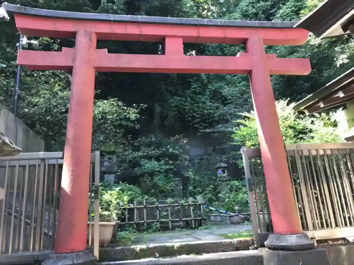 王子稲荷神社の鳥居
