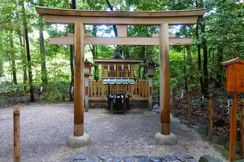 大神神社の末社