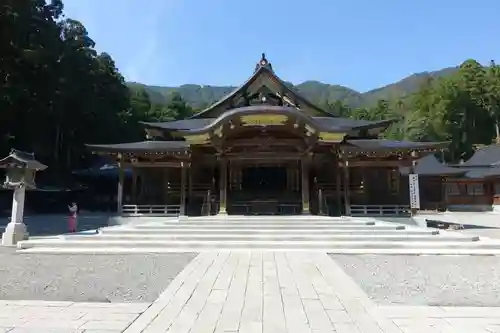 彌彦神社の本殿・本堂