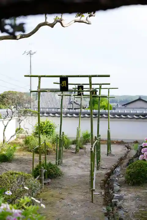 神谷稲荷明神社の鳥居